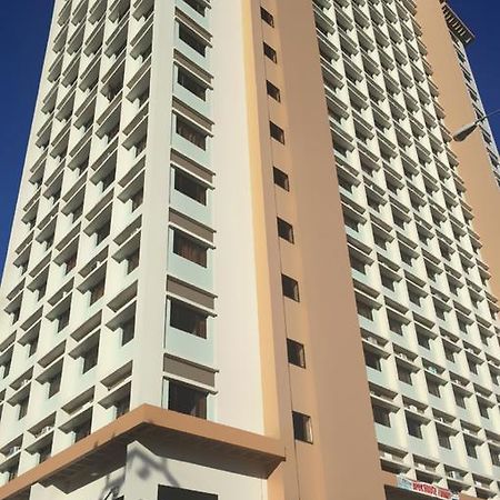 Titan Condo At Studio City Tower 1 Alabang Manila Exterior foto