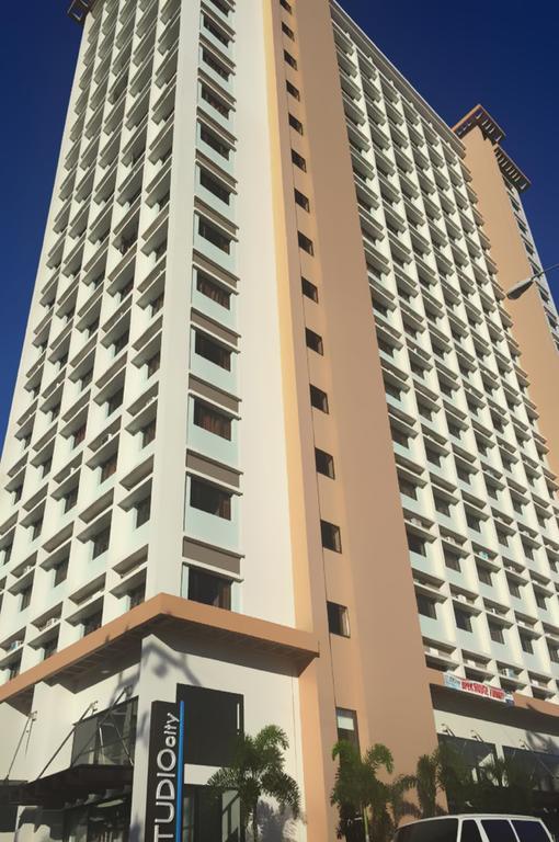 Titan Condo At Studio City Tower 1 Alabang Manila Exterior foto